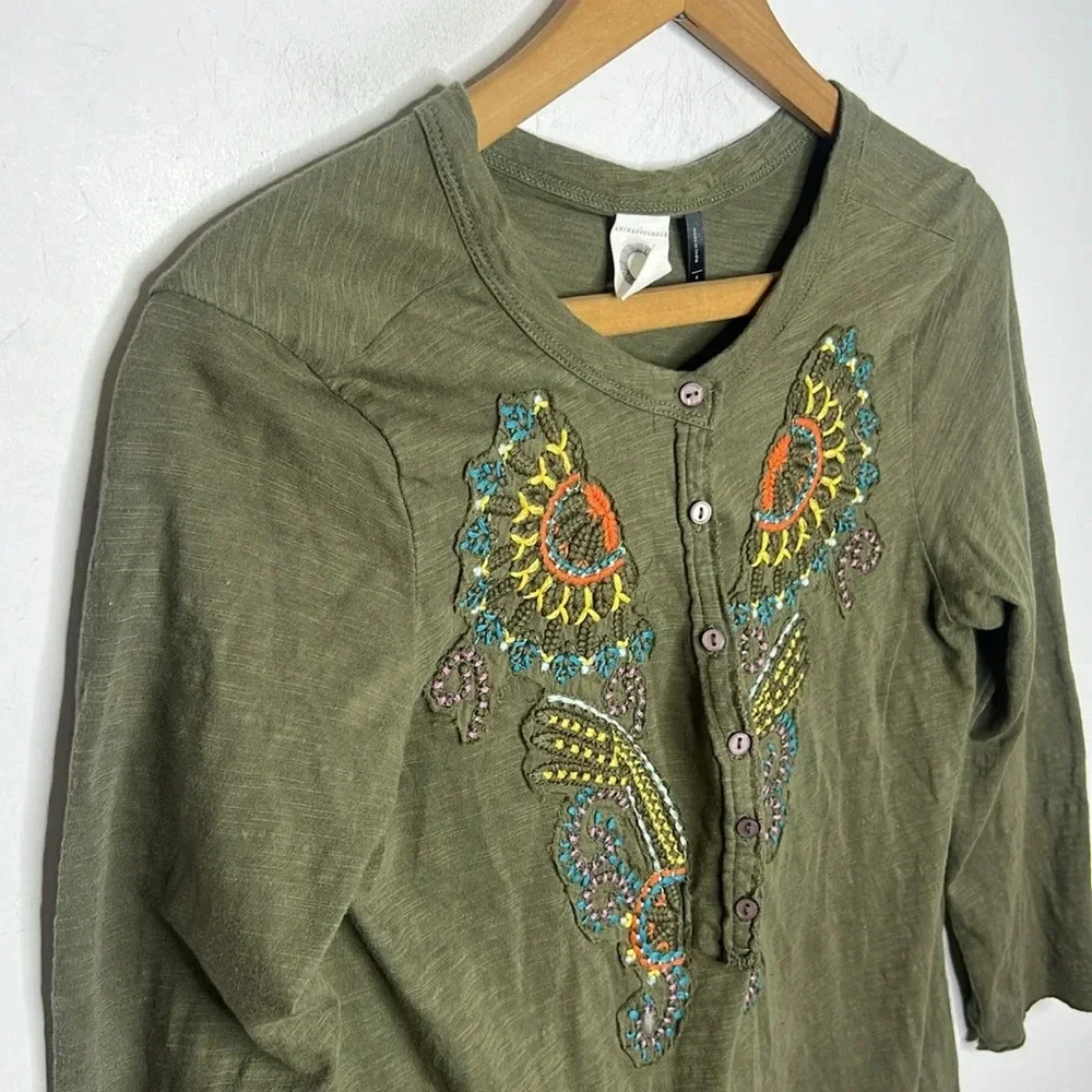 AKEMI + KIN Anthropologie Embroidered Henley Top Boho Olive Green S